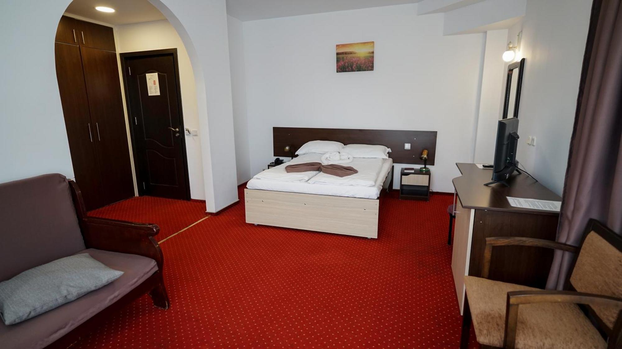 Vila Trandafirul Si Liliacul Hotel คาชิวลาตา ภายนอก รูปภาพ